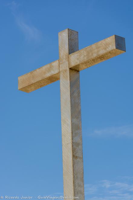 Imagem do alto do crucifixo-Coroa Vermelha.
